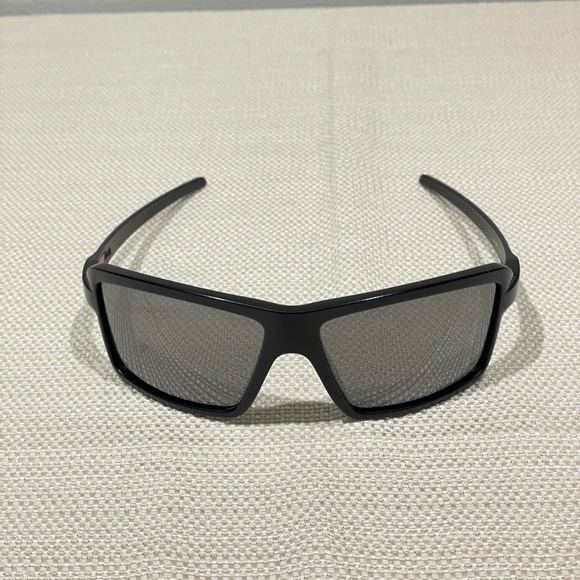 OAKLEY CABLES SUNGLASSES - PRIZM GREY LENSES - Picture 2 of 6
